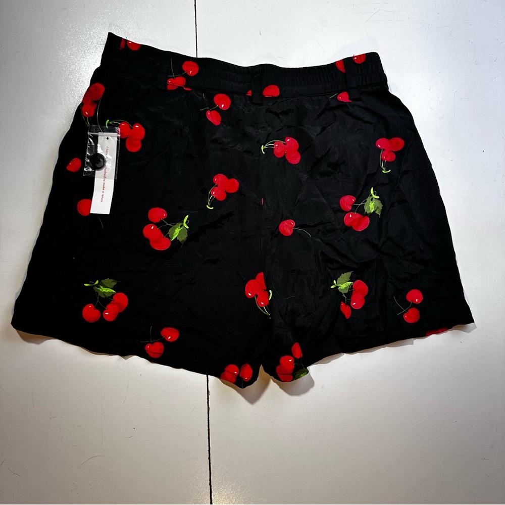 Modcloth Black Red Viscose Rayon‎ Shake A Leg Cherry Print Shorts NWT Size M - Picture 5 of 15